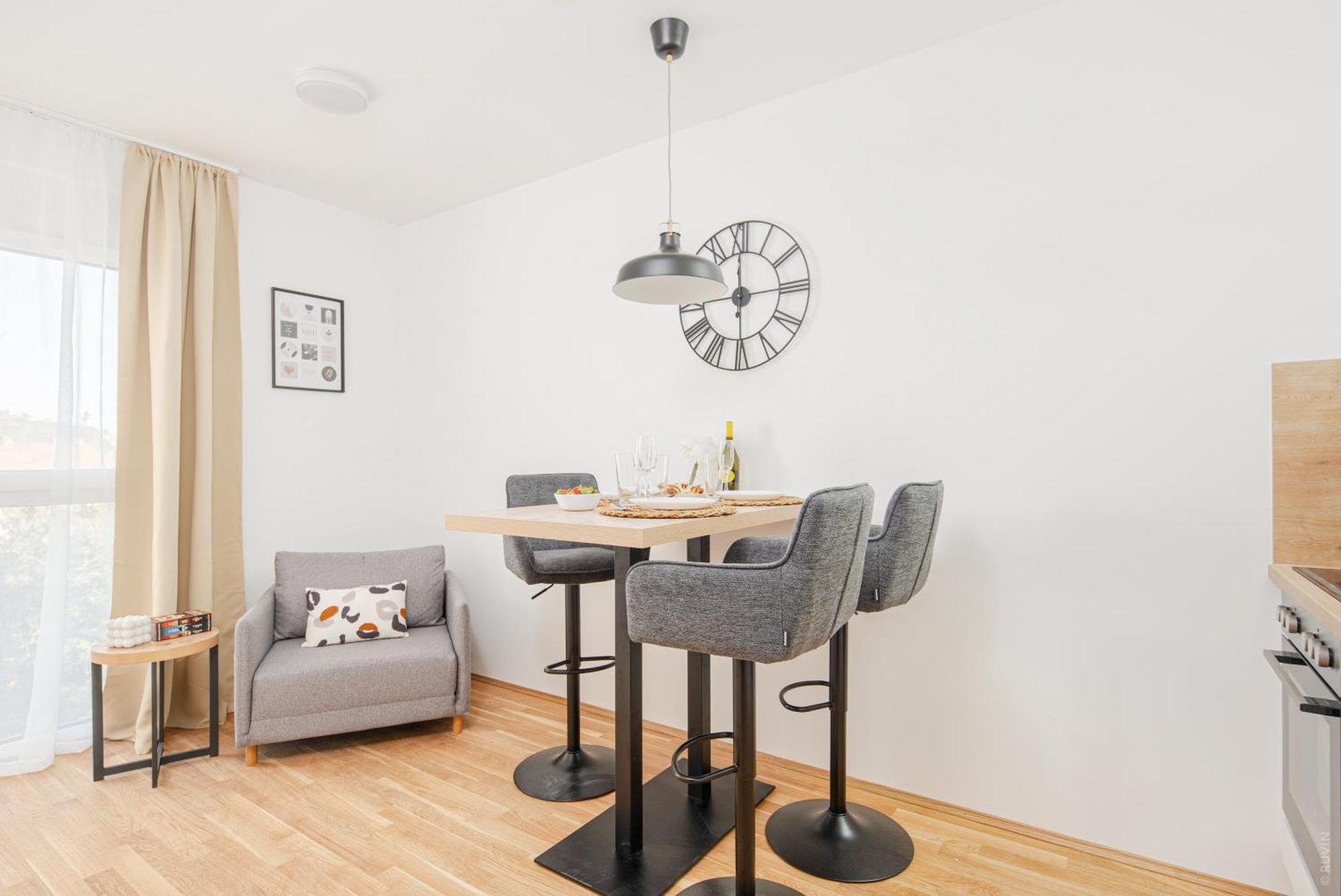 Whats-App Self-Check-In - Apartment Am Hauptbahnhof Graz Exterior photo